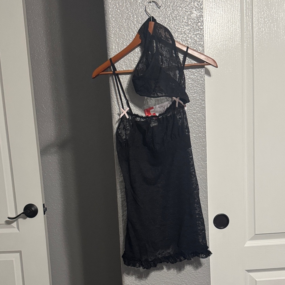 Elegant Black Lace Nightgown